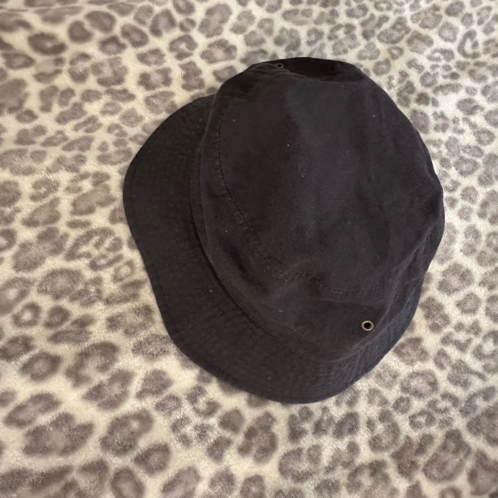 Bucket hat